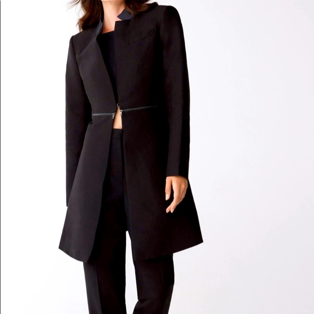 BCBG MAXAZRiA ARELLIA LONG BLACK BLAZER